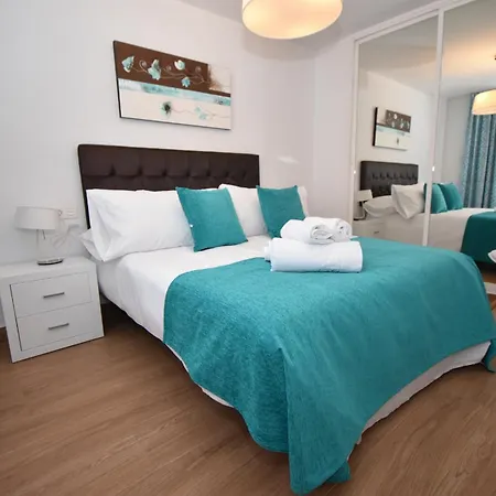 Apartment Modern Walking Distance To Shops And