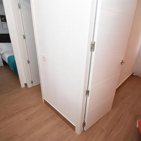Apartment Modern Walking Distance To Shops And *